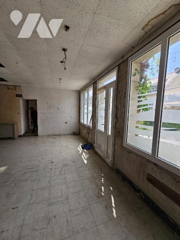 Bâtisse en pierre au charme singulier – Fort potentiel à réinventer