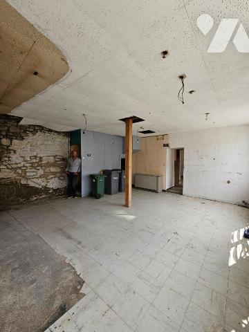 Bâtisse en pierre au charme singulier – Fort potentiel à réinventer