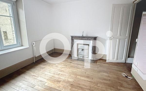 Immeuble à vendre    2 pièces •  Neufchâteau