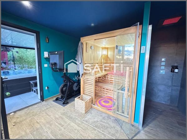 Villa d'architecte d'environ 196 m2