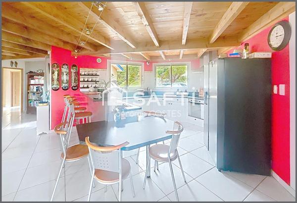 Villa d'architecte d'environ 196 m2