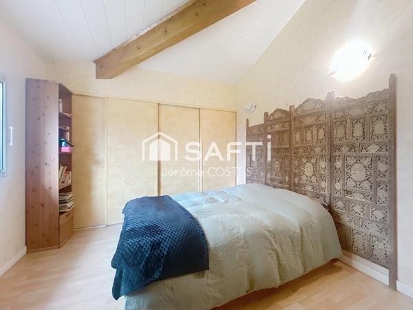 Villa d'architecte d'environ 196 m2