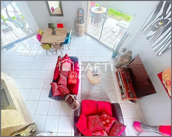 Villa d'architecte d'environ 196 m2