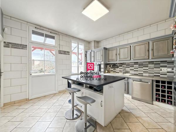 Maison Saint Clement 7 pièce(s) 190 m2