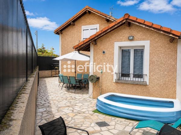 Maison
         5 pièces
        - 131 m² Exclusivité 349 000 € *