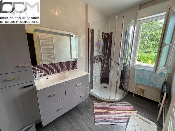 À vendre Maison de village pleine de charme à Valanjou (Chemillé-en-Anjou) 100 m² habitables et...