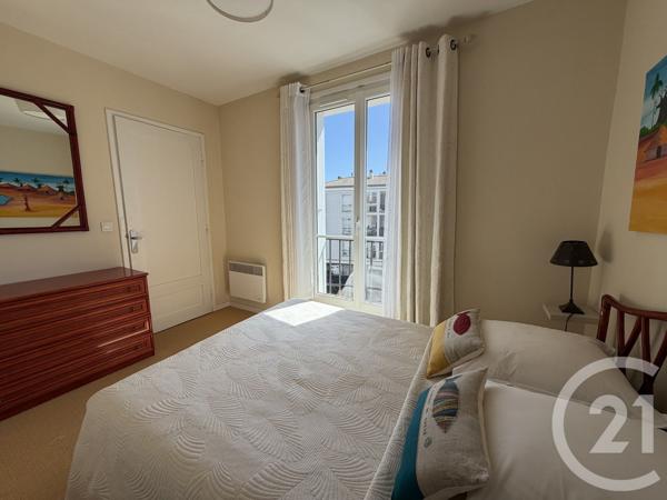 Appartement F3 à vendre  3 pièces - 62,95 m 2   ROYAN  - 17