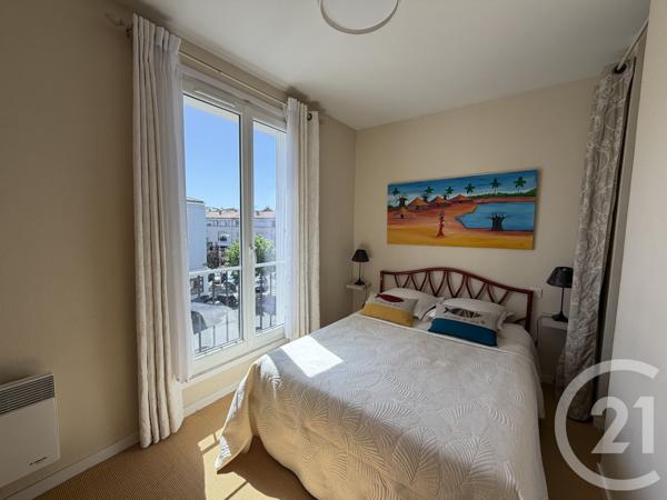 Appartement F3 à vendre  3 pièces - 62,95 m 2   ROYAN  - 17