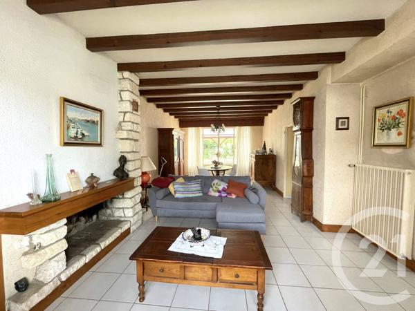Maison à vendre  7 pièces - 172 m 2   SAUJON  - 17