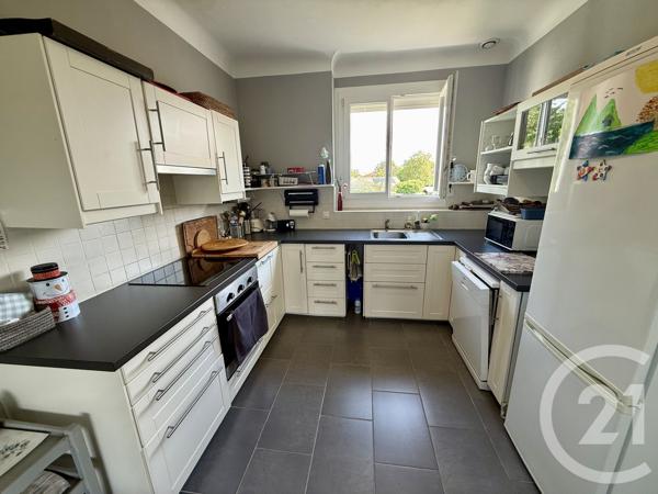 Maison à vendre  7 pièces - 172 m 2   SAUJON  - 17