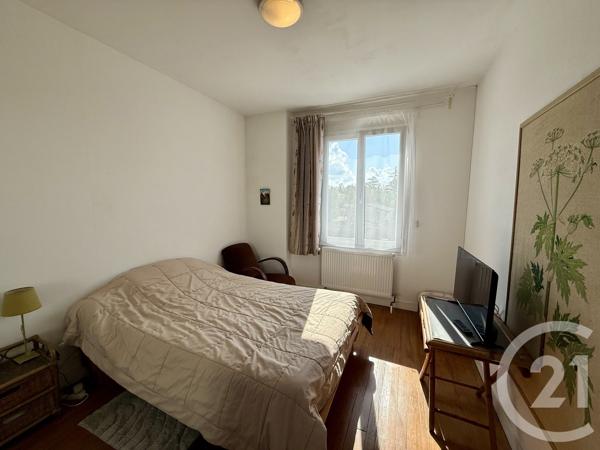 Maison à vendre  7 pièces - 172 m 2   SAUJON  - 17