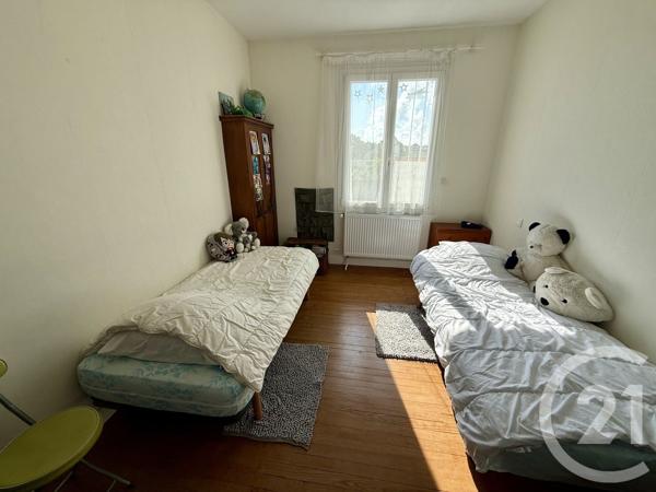 Maison à vendre  7 pièces - 172 m 2   SAUJON  - 17