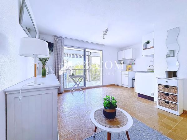 Studio
                                                                                                                                                                                                                                                                                                                        1 pièce(s)                                                                                                                                                                                                                                                                                                                              28.22  m²
