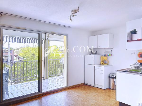 Studio
                                                                                                                                                                                                                                                                                                                        1 pièce(s)                                                                                                                                                                                                                                                                                                                              28.22  m²