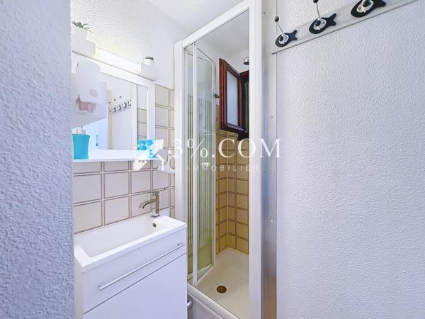 Studio
                                                                                                                                                                                                                                                                                                                        1 pièce(s)                                                                                                                                                                                                                                                                                                                              28.22  m²