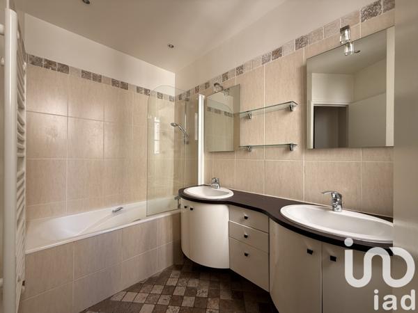 Appartement à vendre 4 pièces 90 m² Courbevoie