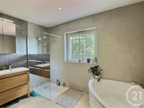 Maison à vendre  4 pièces - 135 m2 CHATEAUNEUF GRASSE - 06