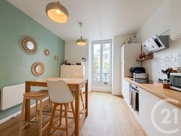 Appartement Chambre à vendre  6 pièces - 147,07 m 2   DAX  - 40
