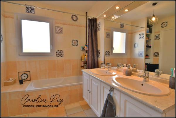 Gétigné (44190) GETIGNE rare sur le secteur aux portes de CLISSON Contemporaine 7 ch., garage et jardin de 1798 m².