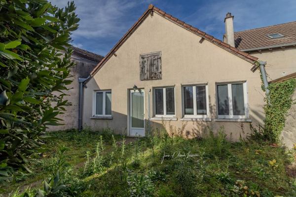 Mehun-sur-Yèvre (18500) Maison à rénover – Idéale investissement locatif ou Airbnb – Mehun-sur-Yèvre