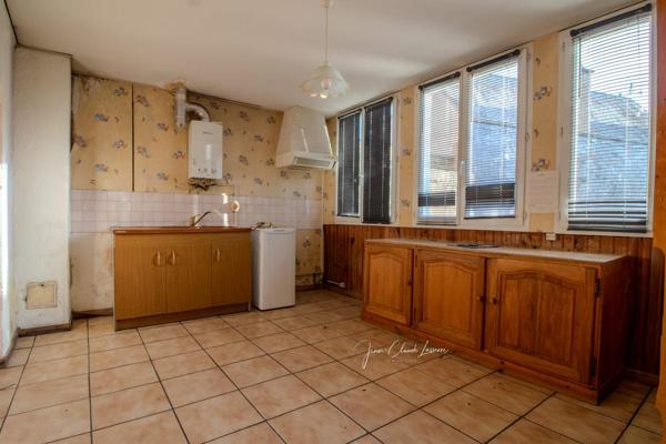 Mehun-sur-Yèvre (18500) Maison à rénover – Idéale investissement locatif ou Airbnb – Mehun-sur-Yèvre