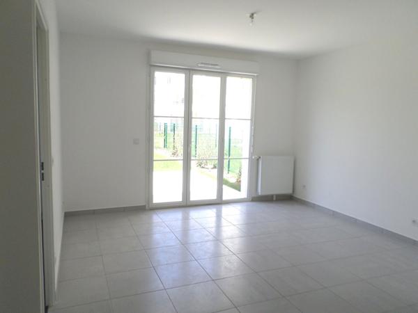 APPARTEMENT DE 2 PIECES AVEC JARDIN A LOUER A PLAISIR