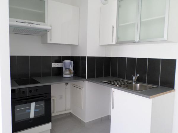 APPARTEMENT DE 2 PIECES AVEC JARDIN A LOUER A PLAISIR