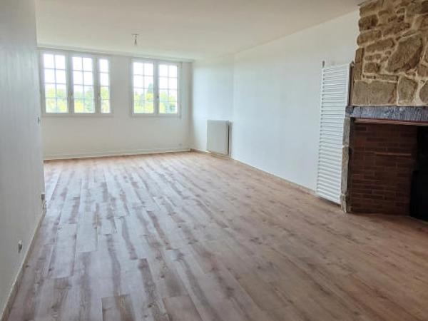 Location non meublée - T3 - Oloron-sainte-marie - Réf.:205458 Grand T3bis de 100m2 avec cachet de l'ancien - Quartier Ste Croix