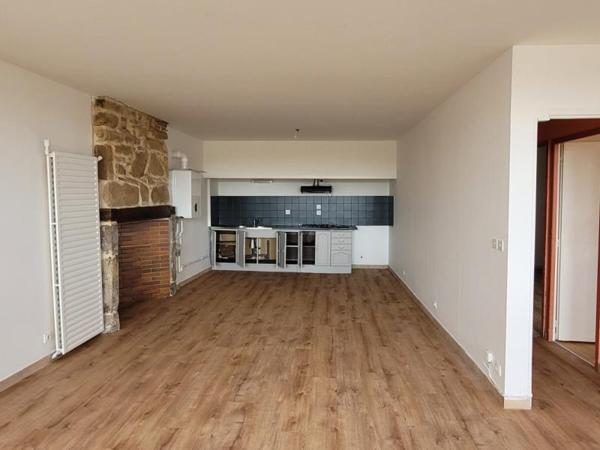 Location non meublée - T3 - Oloron-sainte-marie - Réf.:205458 Grand T3bis de 100m2 avec cachet de l'ancien - Quartier Ste Croix
