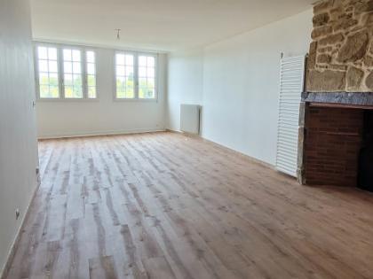 Location non meublée - T3 - Oloron-sainte-marie - Réf.:205458 Grand T3bis de 100m2 avec cachet de l'ancien - Quartier Ste Croix