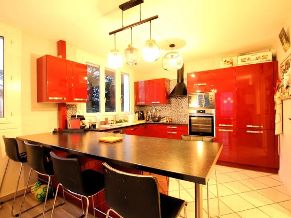 BEL APPARTEMENT F4 BIEN ENTRETENU, 5 mn à PIED DU TRAMWAY 12