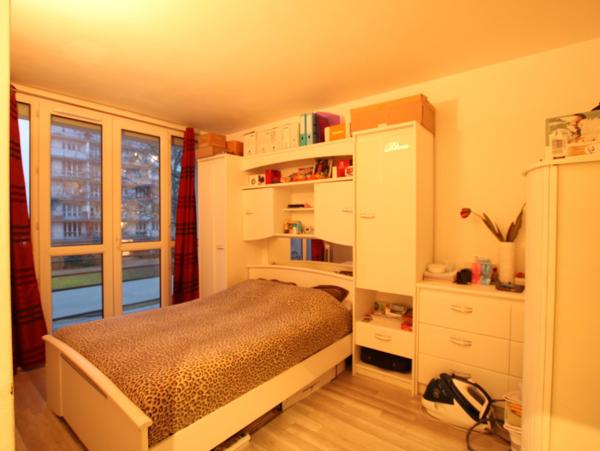 BEL APPARTEMENT F4 BIEN ENTRETENU, 5 mn à PIED DU TRAMWAY 12