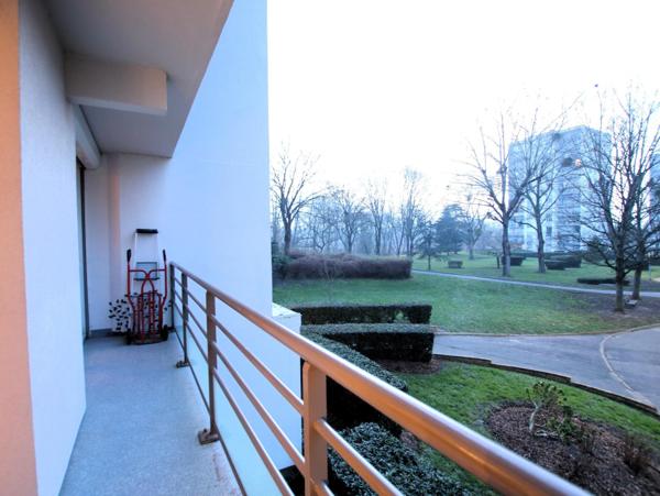 BEL APPARTEMENT F4 BIEN ENTRETENU, 5 mn à PIED DU TRAMWAY 12