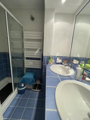 Bel appartement traversant Type T3 étage élevé