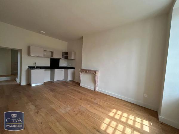 Appartement à louer 3 pièces 64.35m² Dole (39100)
