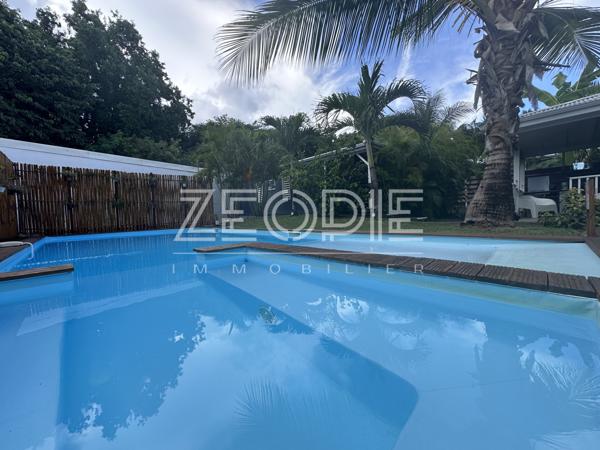 Saint-François (97118) Exclusivite ZEOPIE Immobilier : bungalow avec terrasse et jardin privatif dans petite copropriété avec piscine
