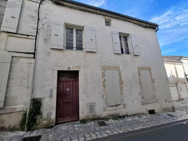 Appartement à vendre à Saintes en Charente-Maritime (17100), ref : 17111-735