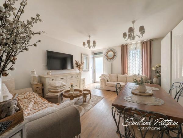 Appartement à vendre 2 pièces -57.69m² - cour - Villars les Dombes