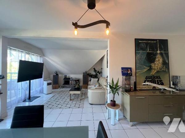 A VENDRE - ST MARC SUR MER - PLEIN CENTRE- EMPLACEMENT IDEAL - BEL APPARTEMENT T3 
Dans secteu...