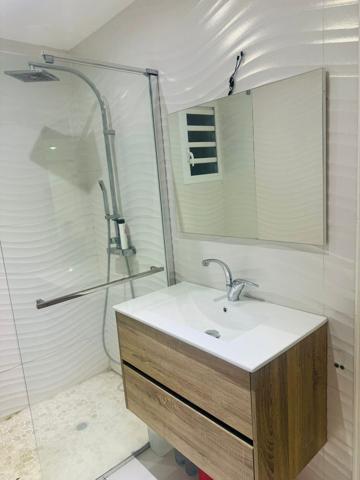 GOSIER: Villa spacieuse meublée toutes charges comprise