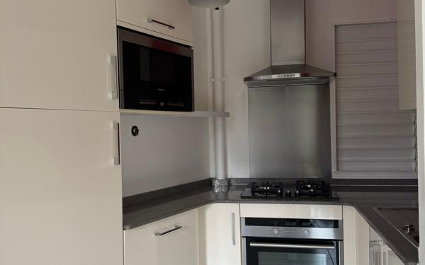 Appartement à vendre    2 pièces • 33,68 m2 Fort-de-France