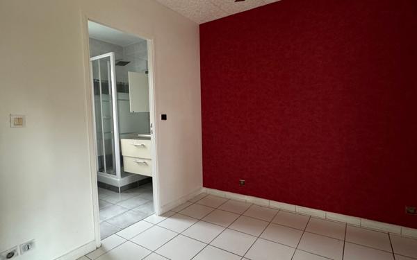 Appartement à vendre    2 pièces • 33,68 m2 Fort-de-France