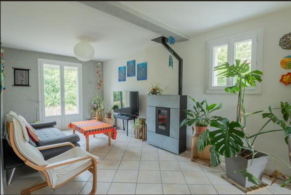 Maison mitoyenne, 2 chambres, terrasse et garage