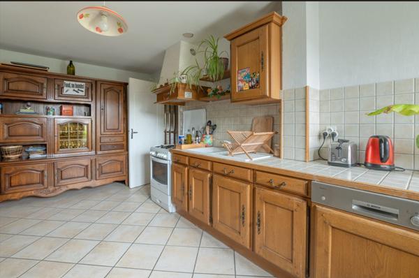 Maison mitoyenne, 2 chambres, terrasse et garage