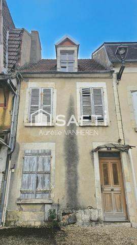 MAISON DE VILLE AVEC UN EXTERIEUR