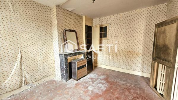 MAISON DE VILLE AVEC UN EXTERIEUR