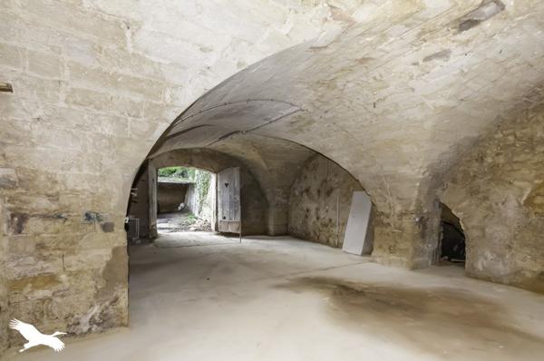 Grange à vendre |  Le Pouget |  1 pièce | 100 m²