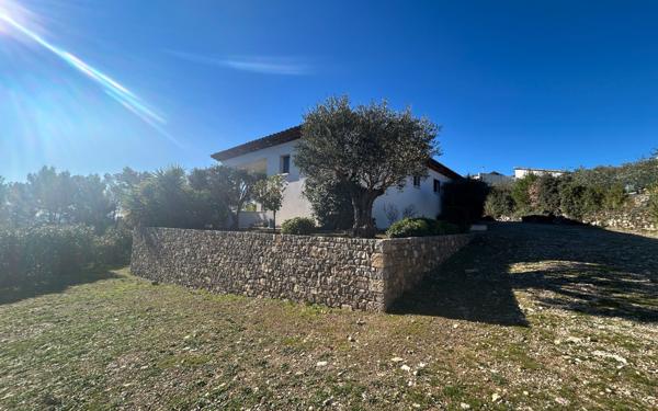 Maison à vendre    4 pièces •  Flayosc