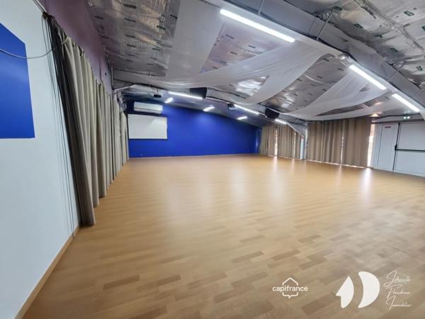 Bureau/local - plateau de 160 m² – Idéalement situé à Jarry