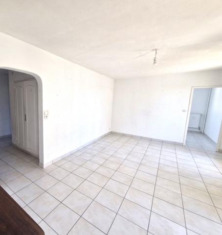 Appartement 3 chambres, balcons et parking